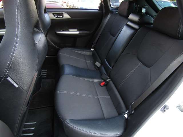 SUBARU IMPREZA WRX 5DOOR 2010 Image 31