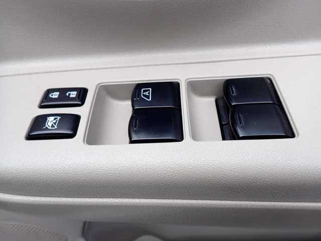 NISSAN MARCH 2013 Image 31