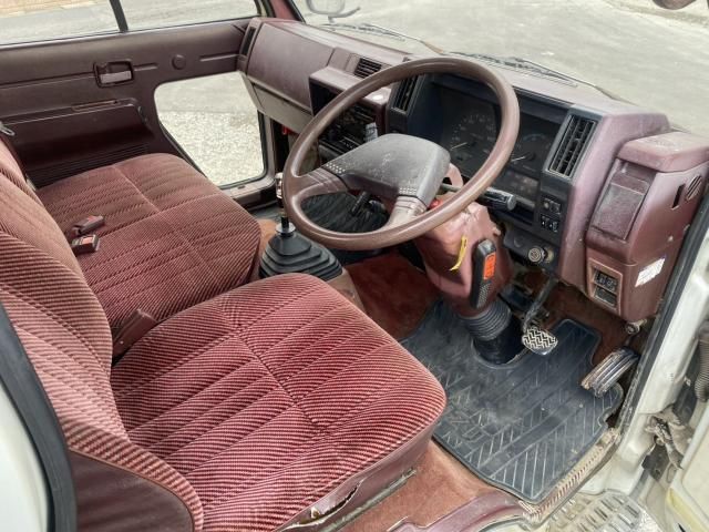 ISUZU ELF 1990 Image 31