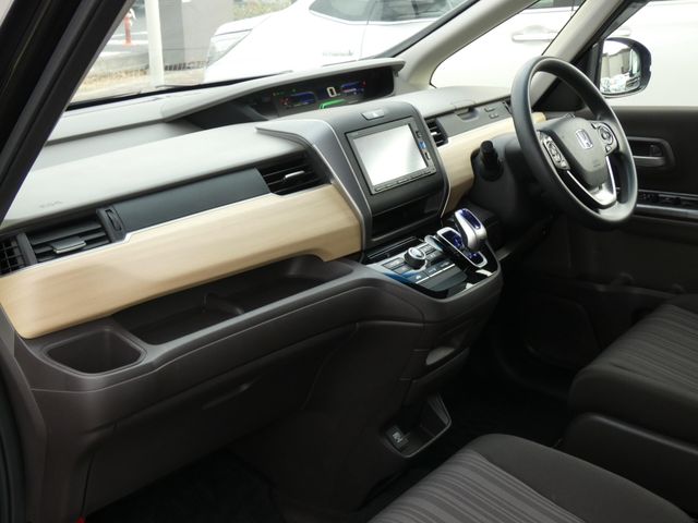 HONDA FREED HYBRID 2017 Image 31