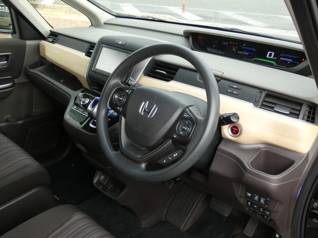 HONDA FREED HYBRID 2017 Image 31