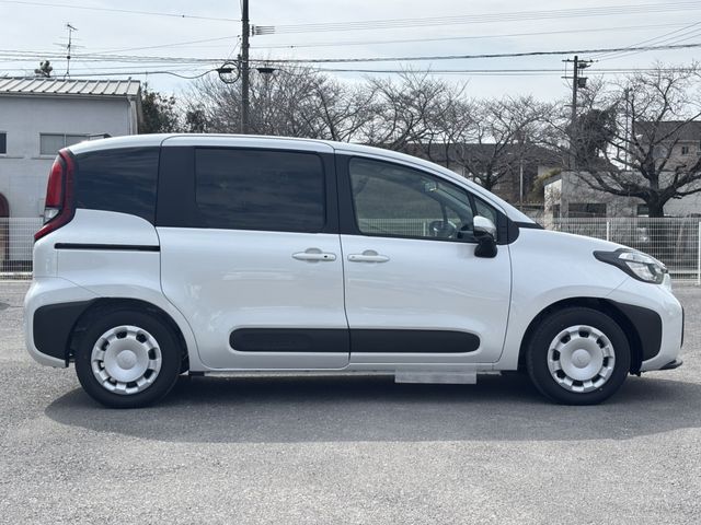 TOYOTA SIENTA HYBRID 2026 Image 31
