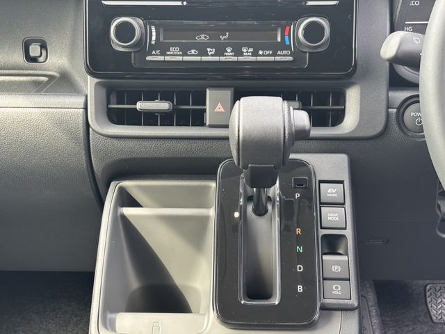 TOYOTA SIENTA HYBRID 2026 Image 31