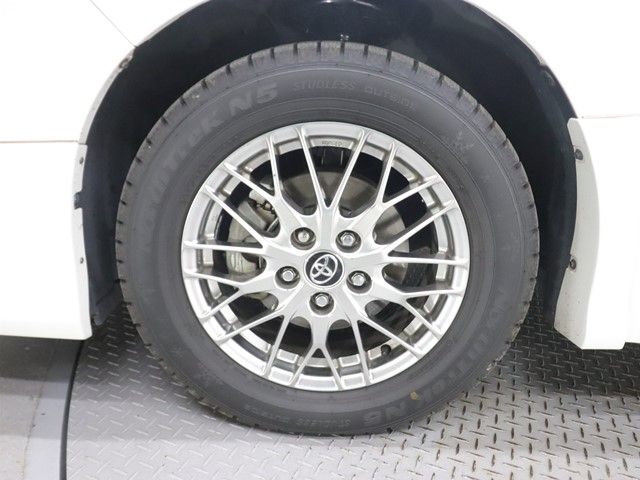 TOYOTA VOXY HYBRID 2017 Image 31