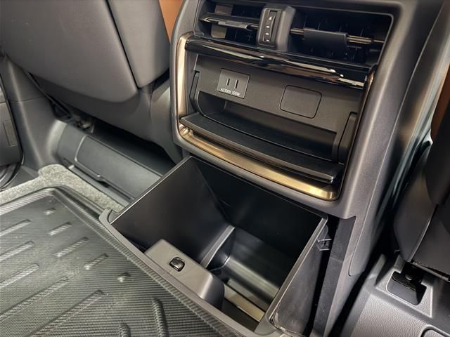 TOYOTA VELLFIRE 2025 Image 31