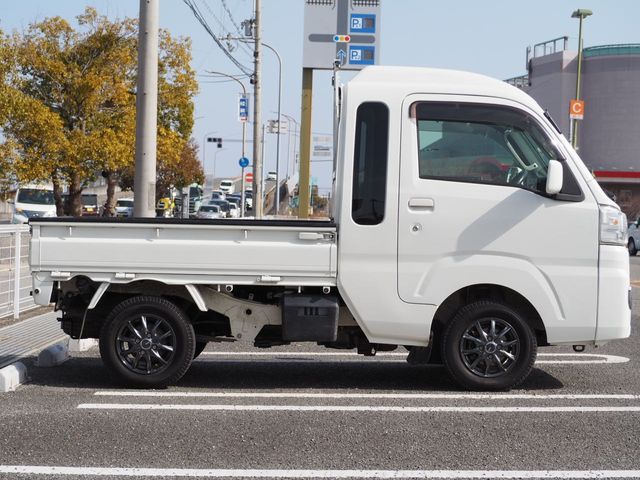 DAIHATSU HIJET TRUCK 4WD 2017 Image 31