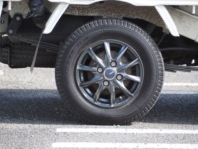 DAIHATSU HIJET TRUCK 4WD 2017 Image 31