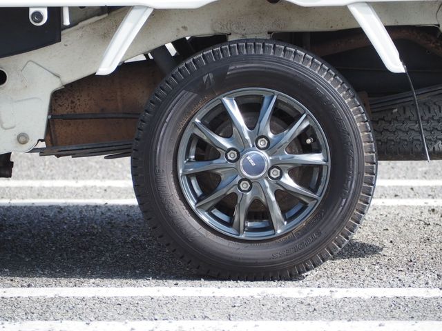 DAIHATSU HIJET TRUCK 4WD 2017 Image 31