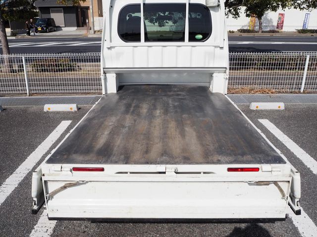 DAIHATSU HIJET TRUCK 4WD 2017 Image 31