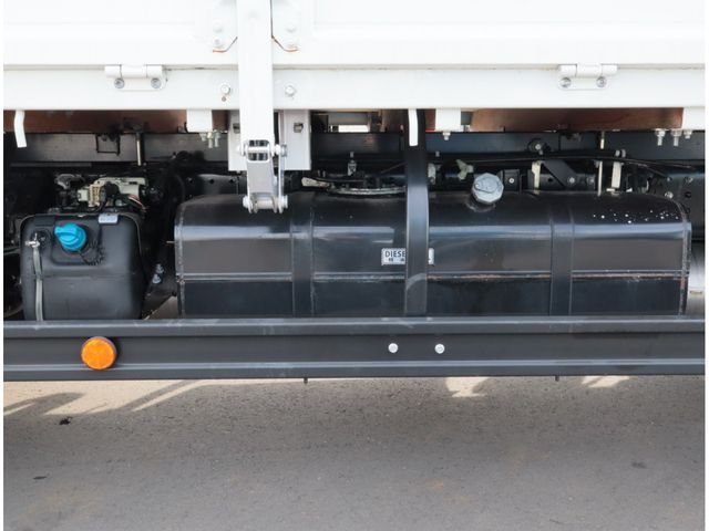 MITSUBISHI CANTER 2024 Image 31