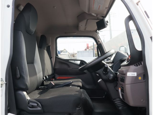 MITSUBISHI CANTER 2024 Image 31