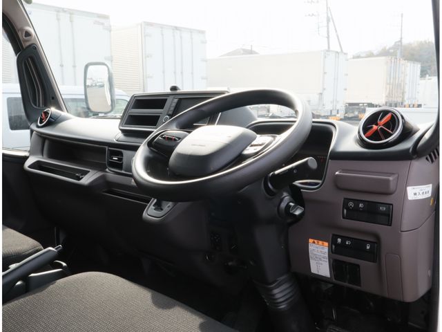 MITSUBISHI CANTER 2024 Image 31