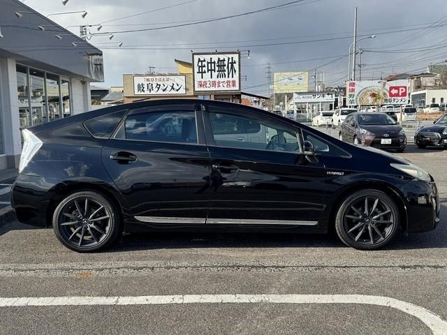 TOYOTA PRIUS 2011 Image 31