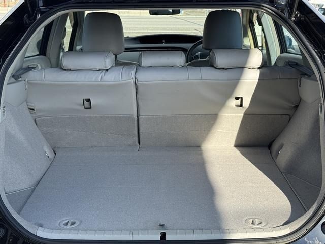 TOYOTA PRIUS 2011 Image 31