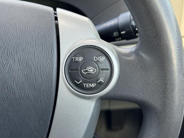 TOYOTA PRIUS 2011 Image 31