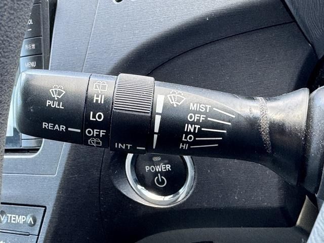 TOYOTA PRIUS 2011 Image 31