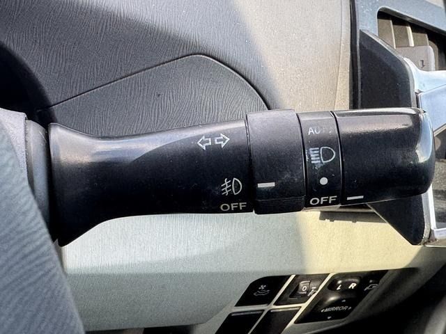 TOYOTA PRIUS 2011 Image 31