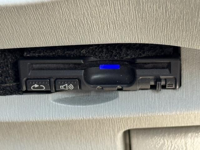 TOYOTA PRIUS 2011 Image 31