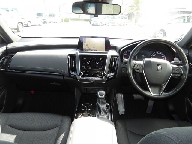 TOYOTA CROWN SEDAN HYBRID 2019 Image 31