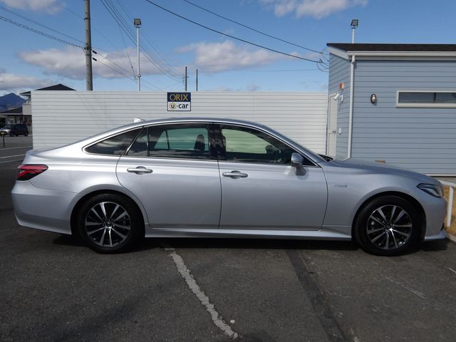 TOYOTA CROWN SEDAN HYBRID 2019 Image 31