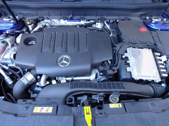 MERCEDES BENZ GLB 2023 Image 31