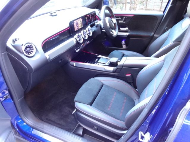 MERCEDES BENZ GLB 2023 Image 31