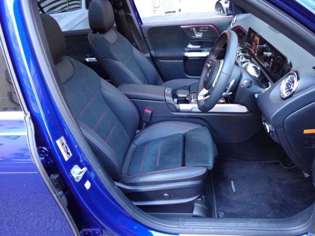 MERCEDES BENZ GLB 2023 Image 31