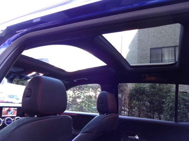 MERCEDES BENZ GLB 2023 Image 31