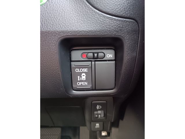 HONDA N BOX 4WD 2015 Image 31