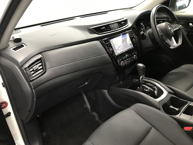 NISSAN X-TRAIL 2WD 2018 Image 31