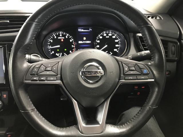 NISSAN X-TRAIL 2WD 2018 Image 31