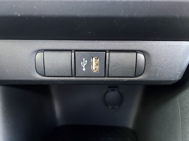 TOYOTA YARIS 2022 Image 31