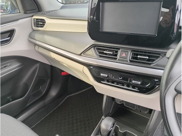 SUZUKI SWIFT 4WD 2024 Image 31