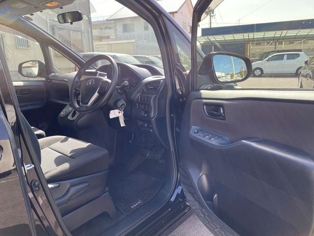 TOYOTA NOAH 2014 Image 31