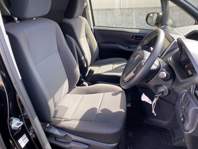 TOYOTA NOAH 2014 Image 31