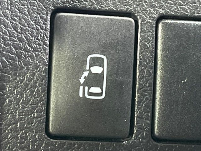 TOYOTA NOAH 2013 Image 31