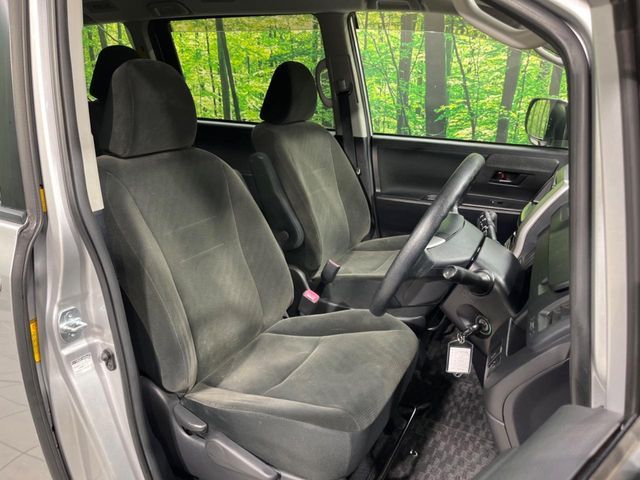 TOYOTA NOAH 2013 Image 31