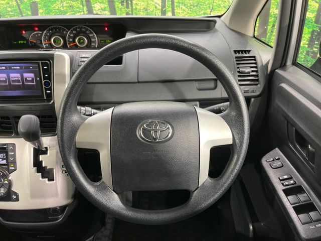 TOYOTA NOAH 2013 Image 31