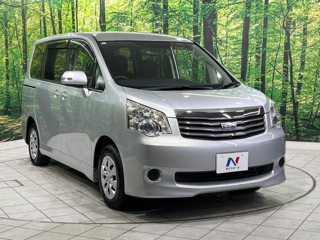 TOYOTA NOAH 2013 Image 31