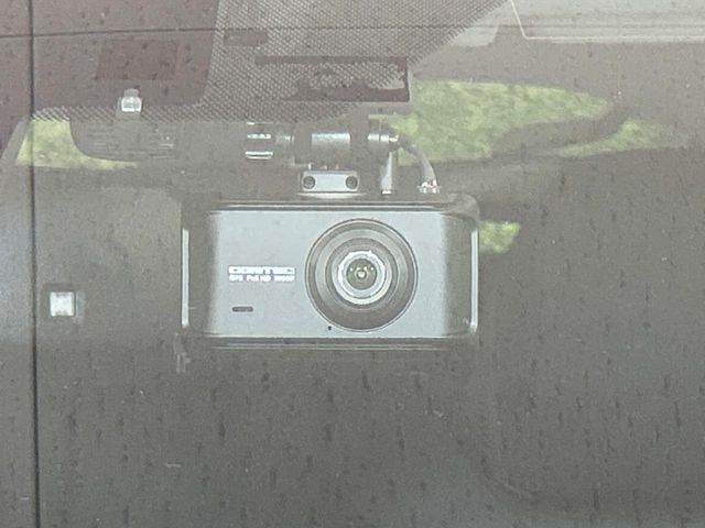 TOYOTA PRIUS 2017 Image 31