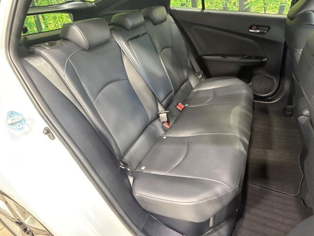 TOYOTA PRIUS 2017 Image 31