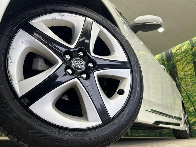 TOYOTA PRIUS 2017 Image 31