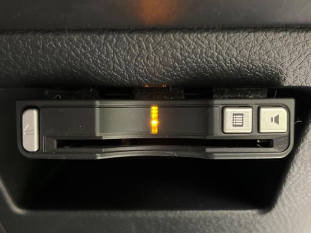 TOYOTA VITZ 2011 Image 31