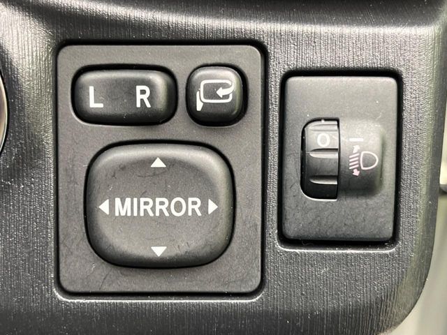 TOYOTA VITZ 2011 Image 31