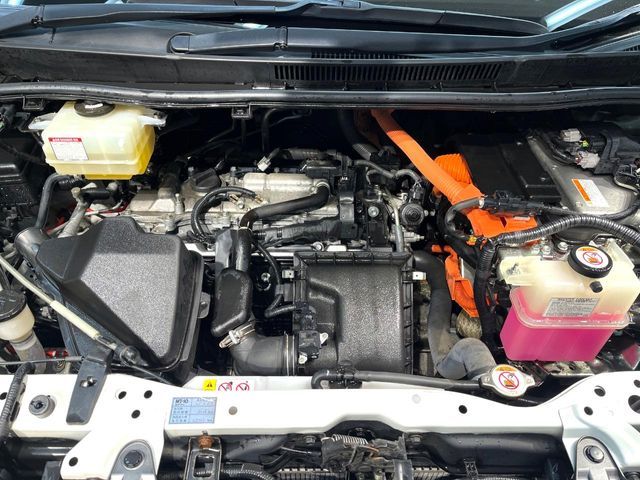 TOYOTA ESQUIRE HYBRID 2019 Image 31