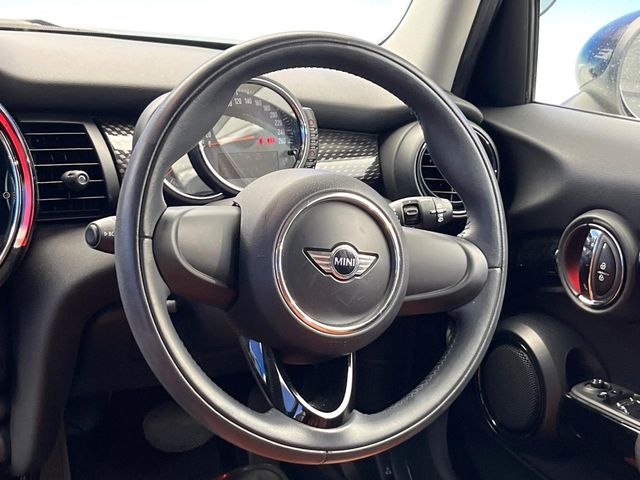 BMW MINI COOPER S 5D 2016 Image 31