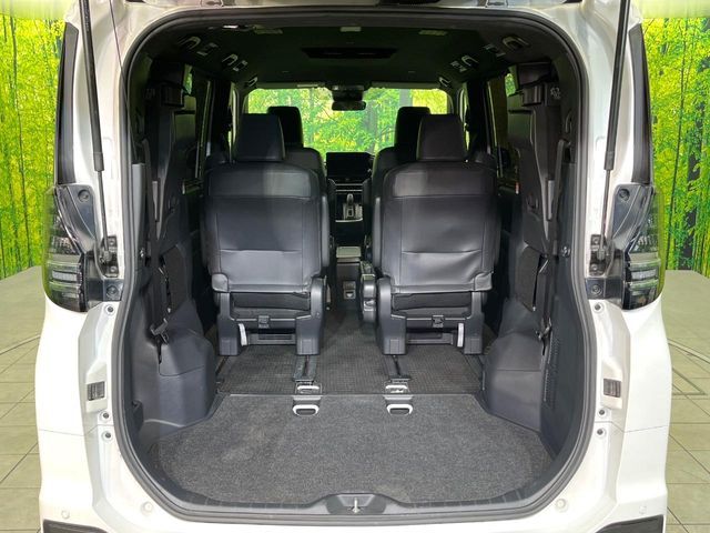 TOYOTA VOXY HYBRID 2024 Image 31