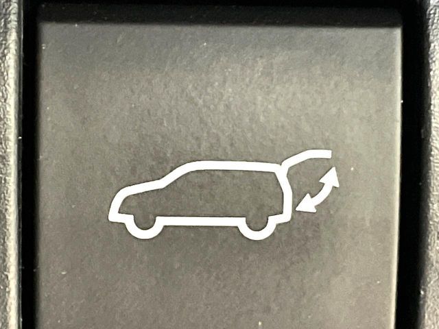 TOYOTA PRIUS PHV 2024 Image 31