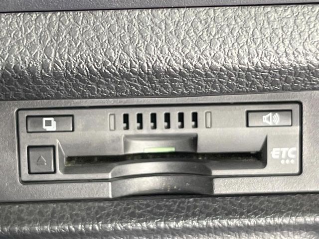 TOYOTA VOXY 2017 Image 31