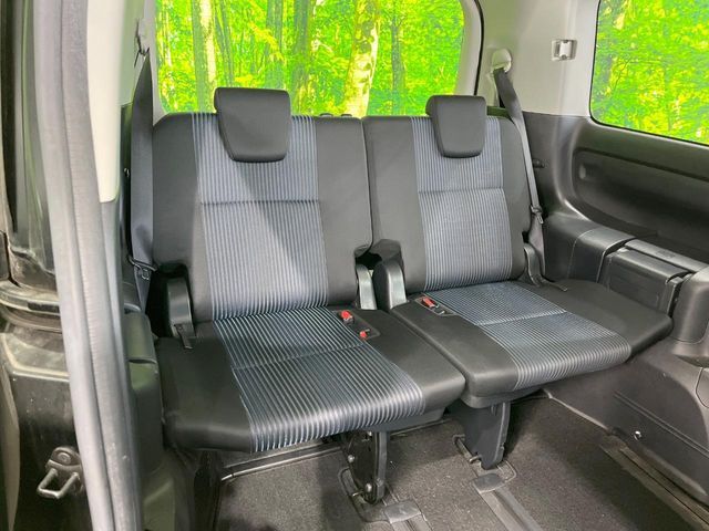 TOYOTA VOXY 2017 Image 31